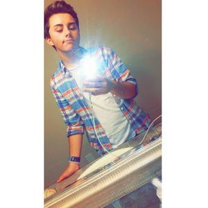 Meet your Posher, Holden